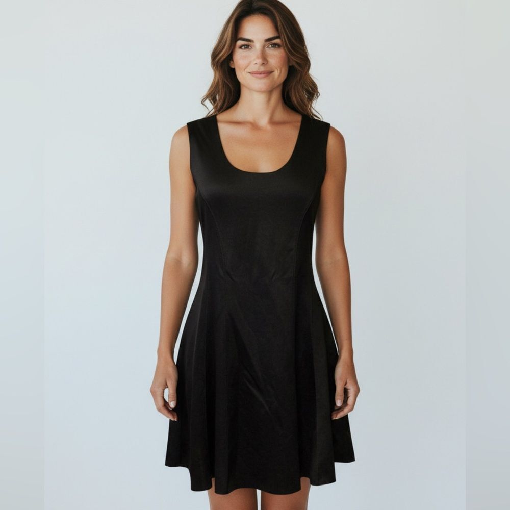 NWT Romeo + Juliet Couture Cute Little Black Dress with back zipper